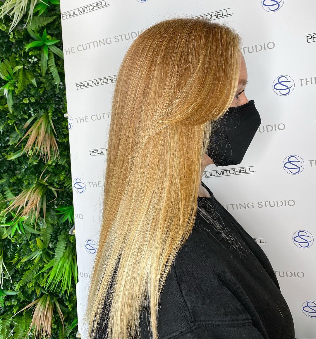 blunt cut fringes at top Hazlemere salon blunt cut fringes at top Hazelmere salon